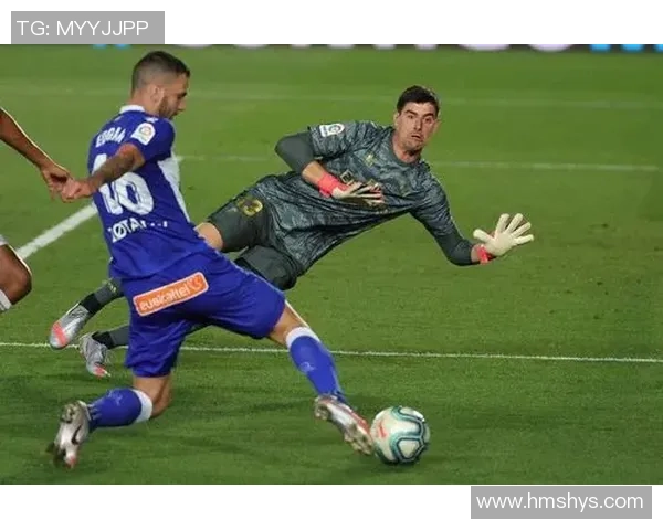 库尔图瓦的守门传奇与足球世界的辉煌瞬间